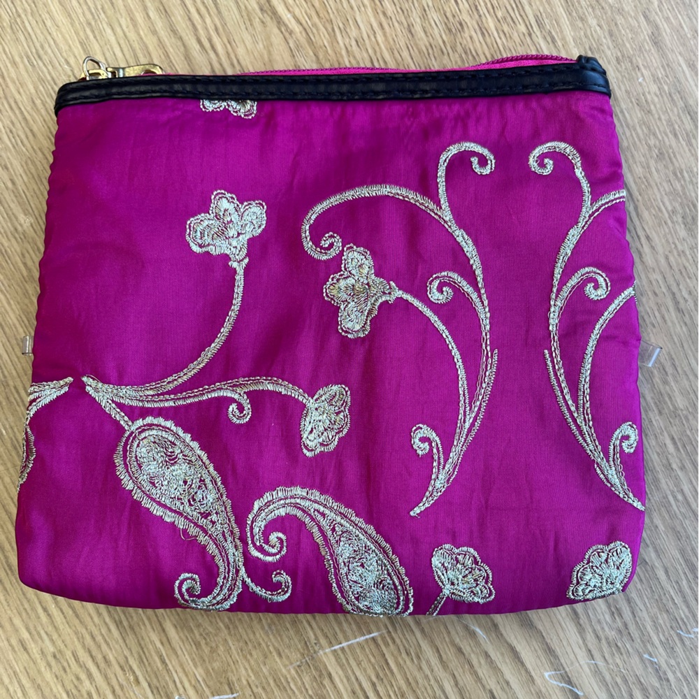 Elegant Pink Embroidered Clutch
